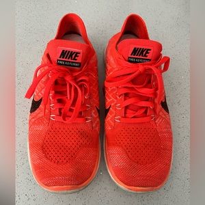 Nike free 4.0 flyknit; hot pink; women’s 9.5